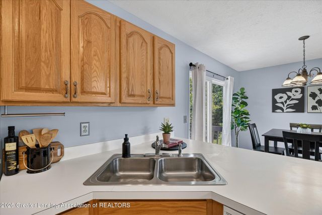 1207 Eagles Point Court 10, East Lansing, MI 48823