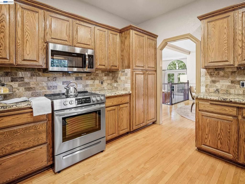 Image 12 of property listing at 8681 Winding Way, Fair Oaks, CA 95628