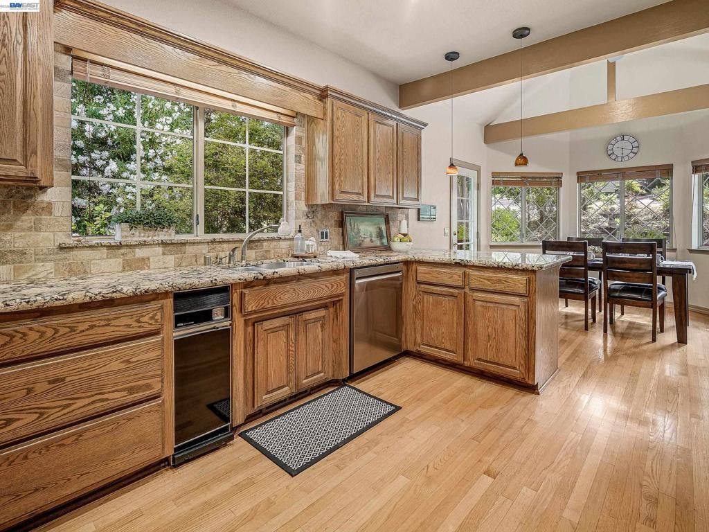 Image 13 of property listing at 8681 Winding Way, Fair Oaks, CA 95628