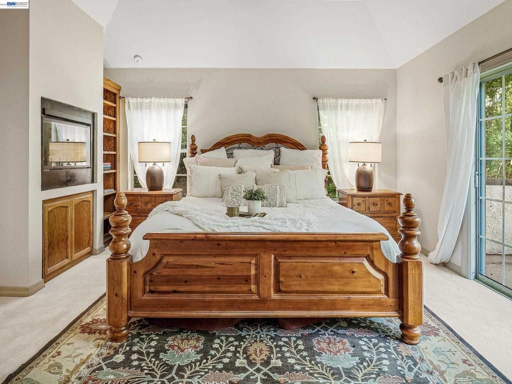 Image 16 of property listing at 8681 Winding Way, Fair Oaks, CA 95628