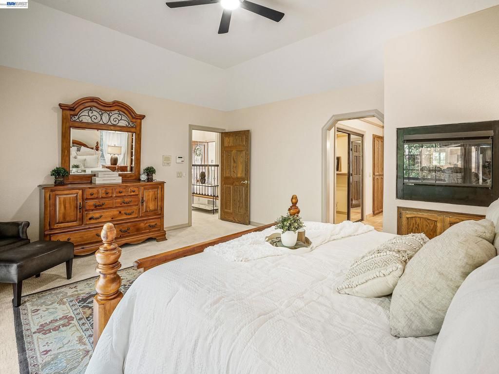 Image 17 of property listing at 8681 Winding Way, Fair Oaks, CA 95628