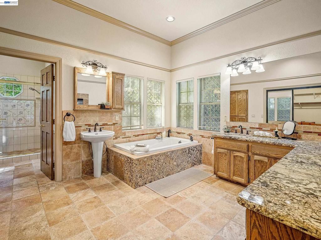 Image 18 of property listing at 8681 Winding Way, Fair Oaks, CA 95628