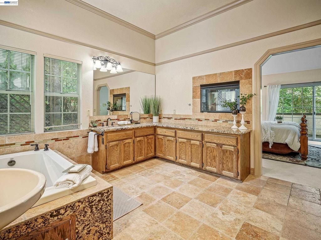 Image 19 of property listing at 8681 Winding Way, Fair Oaks, CA 95628
