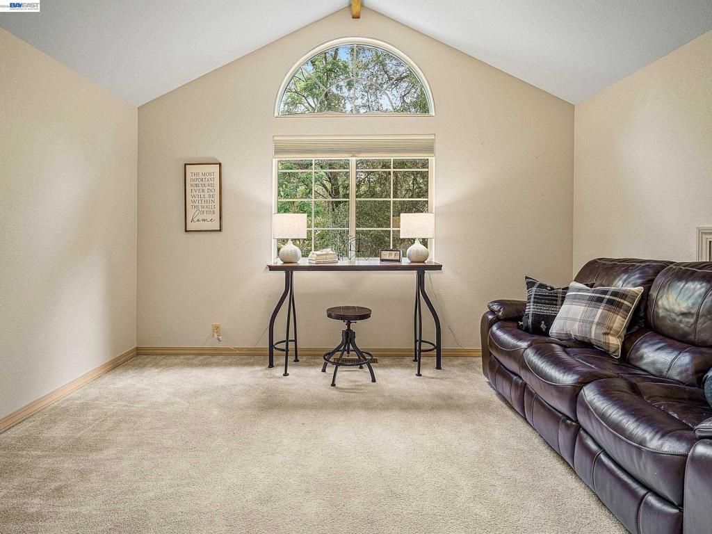 Image 27 of property listing at 8681 Winding Way, Fair Oaks, CA 95628
