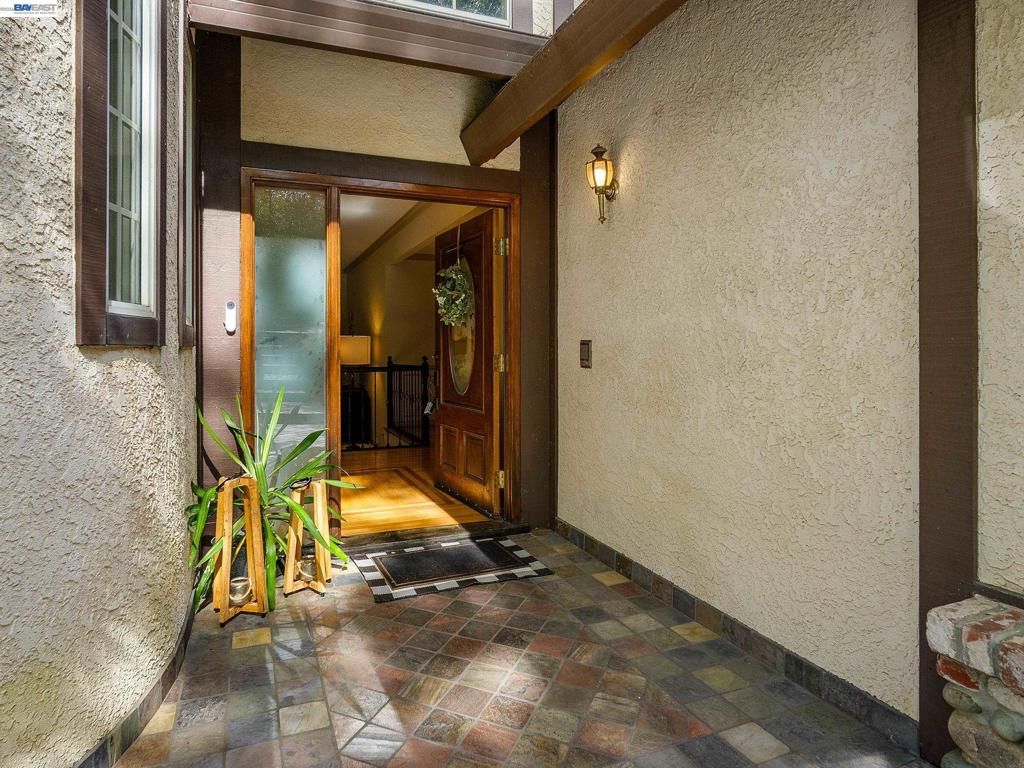 Image 3 of property listing at 8681 Winding Way, Fair Oaks, CA 95628