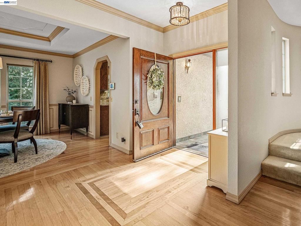 Image 4 of property listing at 8681 Winding Way, Fair Oaks, CA 95628