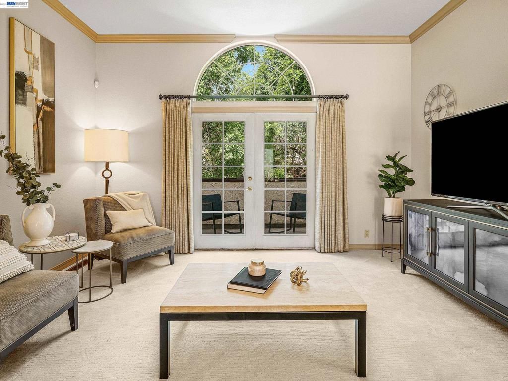 Image 5 of property listing at 8681 Winding Way, Fair Oaks, CA 95628
