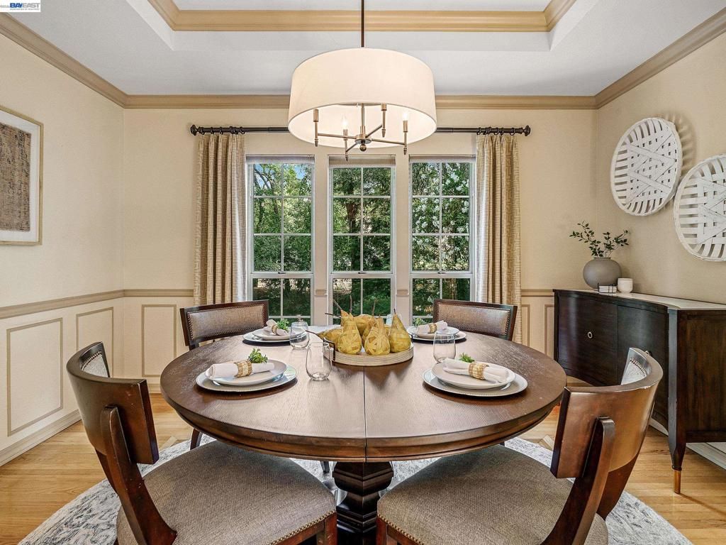 Image 9 of property listing at 8681 Winding Way, Fair Oaks, CA 95628