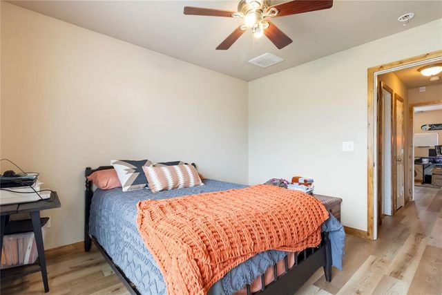 624 E Greenwood Lane, Mustang, OK 73064