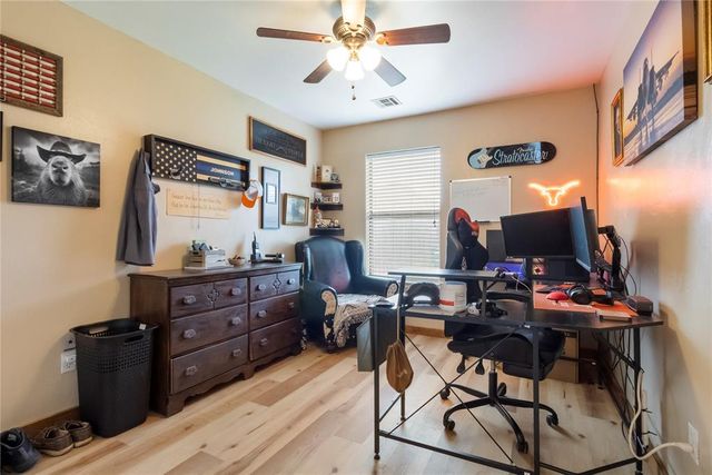 624 E Greenwood Lane, Mustang, OK 73064