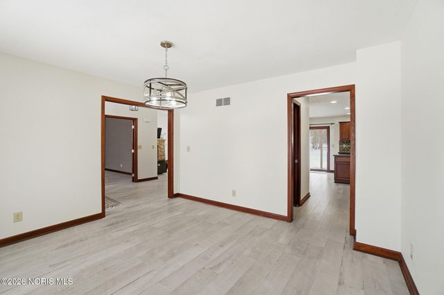 8131 Brookfield Circle, Findlay, OH 45840