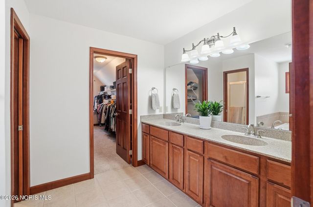 8131 Brookfield Circle, Findlay, OH 45840