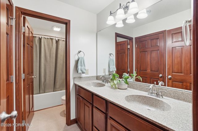 8131 Brookfield Circle, Findlay, OH 45840