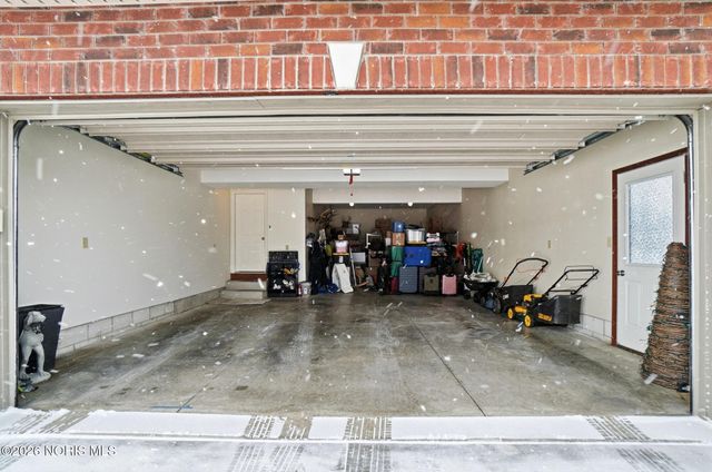 8131 Brookfield Circle, Findlay, OH 45840