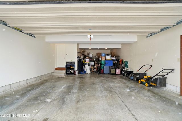 8131 Brookfield Circle, Findlay, OH 45840