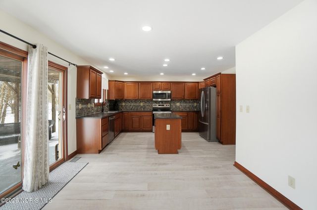 8131 Brookfield Circle, Findlay, OH 45840