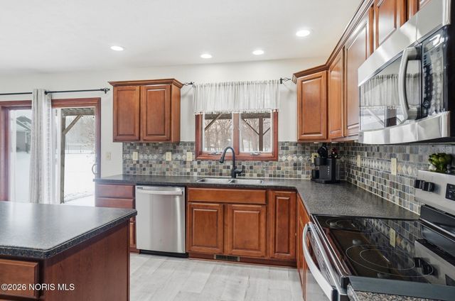 8131 Brookfield Circle, Findlay, OH 45840