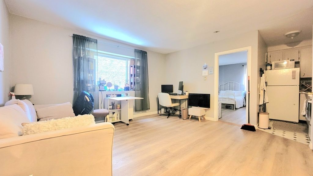 200 Kelton Street 14, Boston, MA 02134