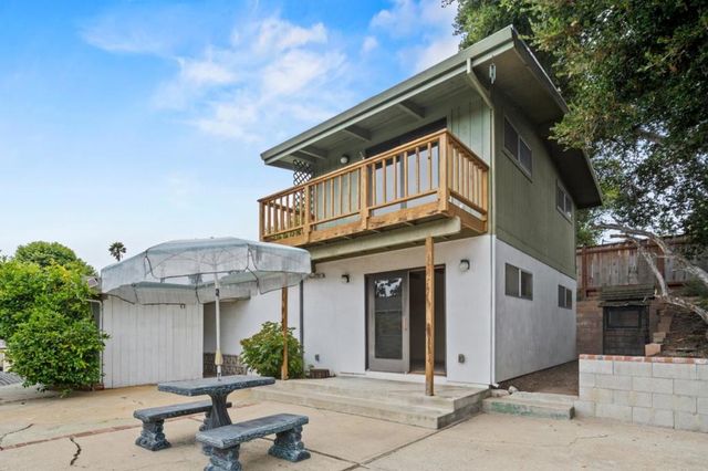 831 Arlington Place, Del Rey Oaks, CA 93940