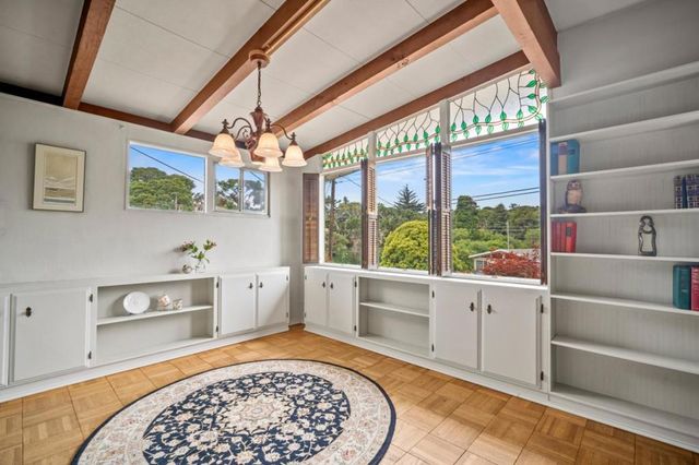 831 Arlington Place, Del Rey Oaks, CA 93940