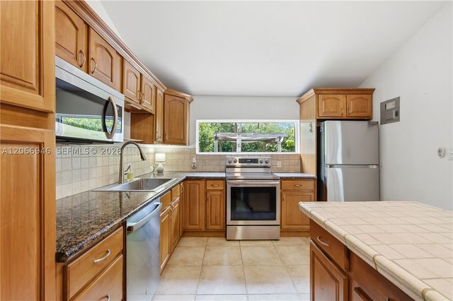 2355 Overbrook St, Miami, FL 33133