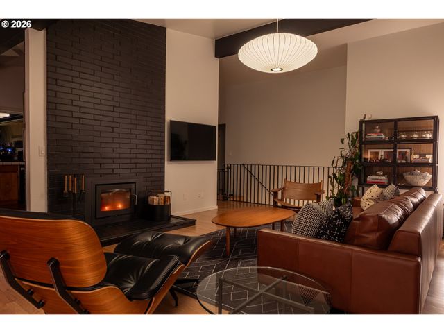 7323 Sw 24TH Ave, Portland, OR 97219