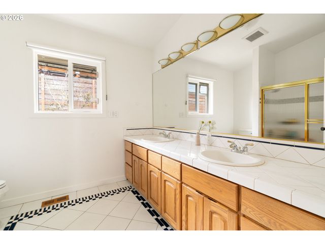 7323 Sw 24TH Ave, Portland, OR 97219