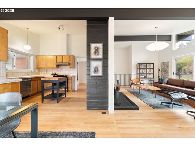 7323 Sw 24TH Ave, Portland, OR 97219