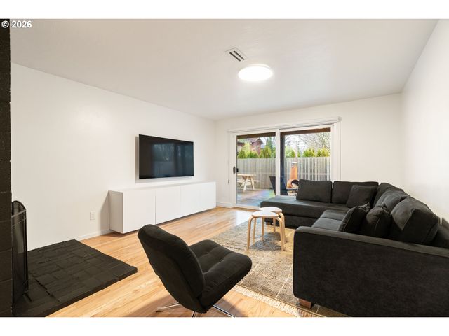 7323 Sw 24TH Ave, Portland, OR 97219