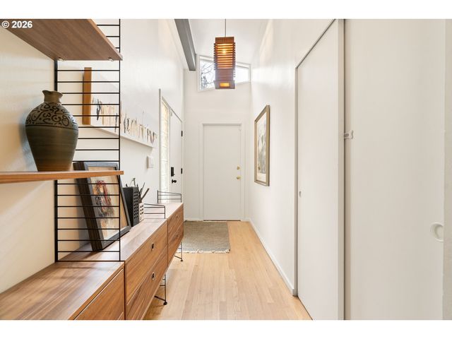 7323 Sw 24TH Ave, Portland, OR 97219