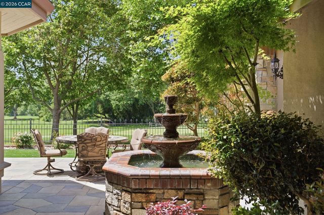 51 Red Cypress Ct, Danville, CA 94506