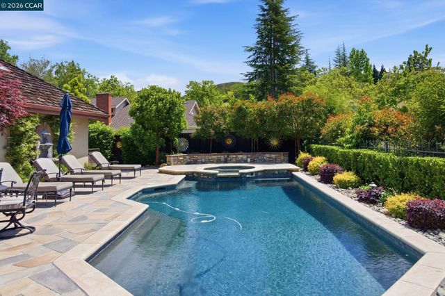 51 Red Cypress Ct, Danville, CA 94506