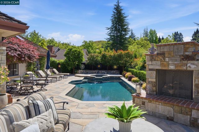 51 Red Cypress Ct, Danville, CA 94506