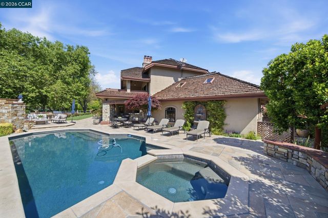 51 Red Cypress Ct, Danville, CA 94506