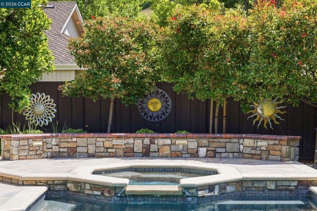 51 Red Cypress Ct, Danville, CA 94506