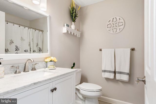 19 GREENWOOD SHLS, Grasonville, MD 21638