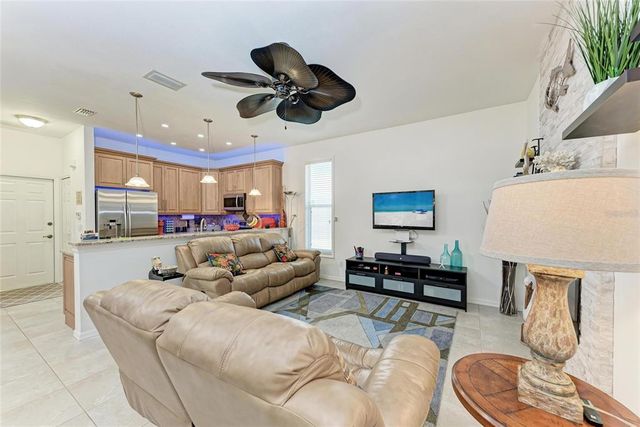 7814 48TH AVENUE E, Bradenton, FL 34203