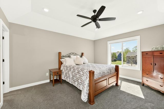 5443 Ridgeview Drive NW, Rochester, MN 55901