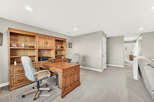 5443 Ridgeview Drive NW, Rochester, MN 55901