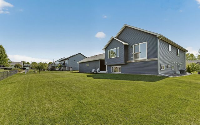 5443 Ridgeview Drive NW, Rochester, MN 55901
