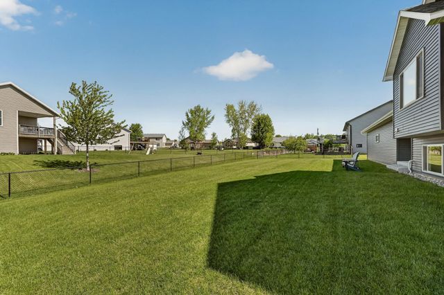 5443 Ridgeview Drive NW, Rochester, MN 55901