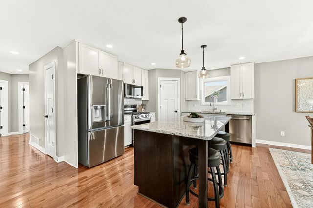 5443 Ridgeview Drive NW, Rochester, MN 55901