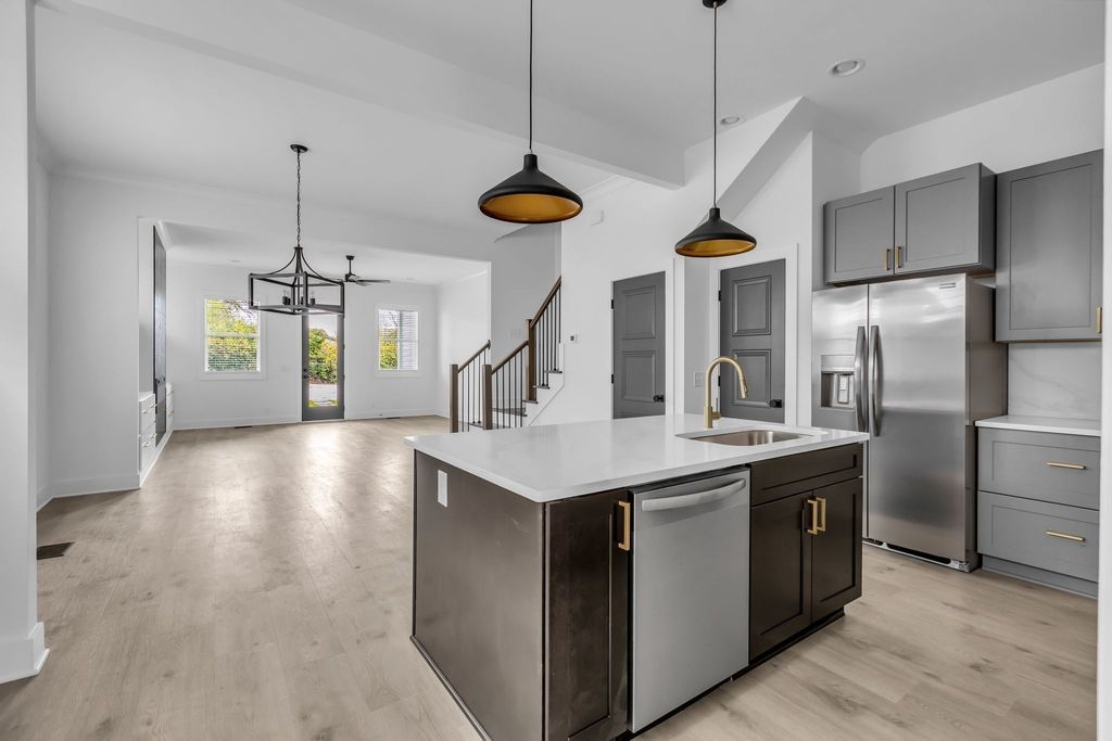 2110B 11th Ave, N, Nashville, TN 37208