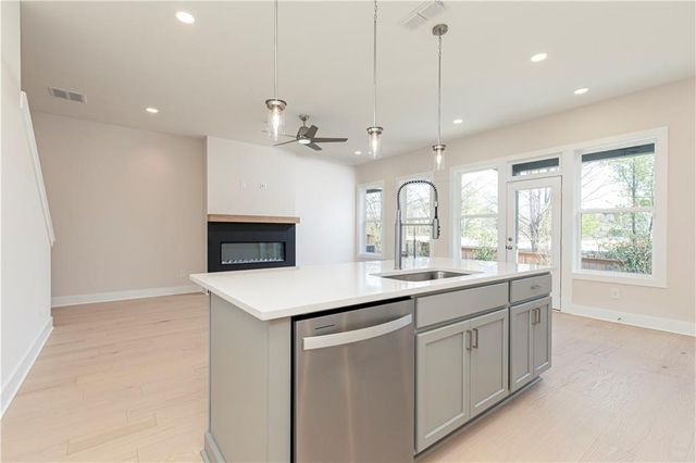 1989 Carver Lane NE 46, Marietta, GA 30066