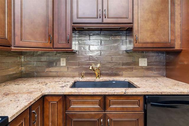 425 30TH AVENUE W C112, Bradenton, FL 34205