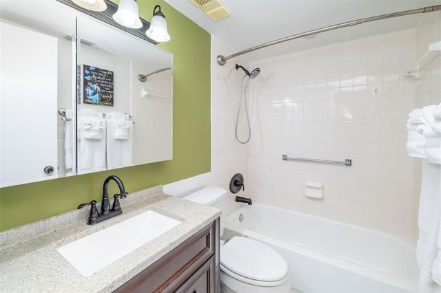 425 30TH AVENUE W C112, Bradenton, FL 34205