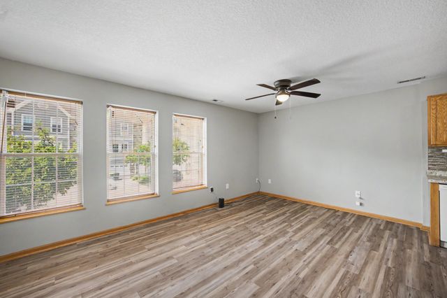 8302 Westown Parkway 5107, West Des Moines, IA 50266