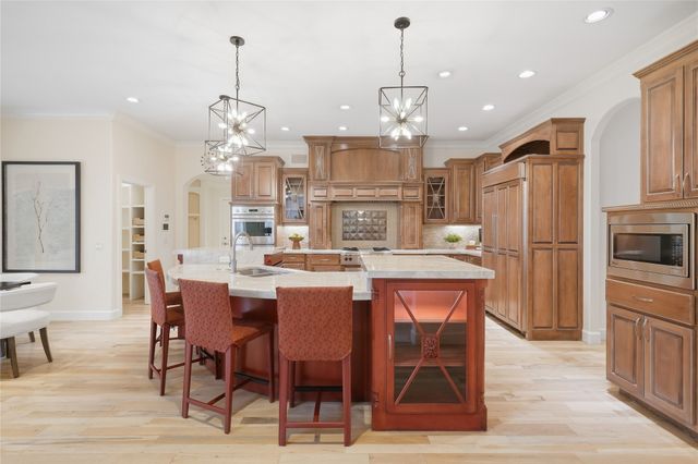 10703 S Forest Avenue, Jenks, OK 74037