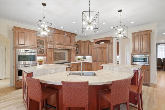 10703 S Forest Avenue, Jenks, OK 74037