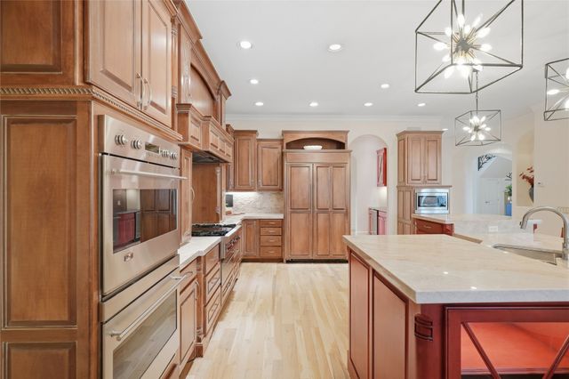 10703 S Forest Avenue, Jenks, OK 74037